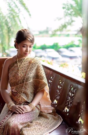 ชุดไทยเจ้าสาว ชุดไทยจักรพรรดิ์ เช่าที่แบมบี้ เวดดิ้ง ห้วยขวาง
